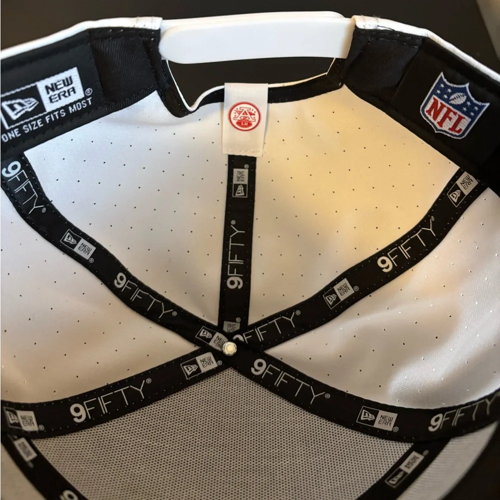 New Era KC Chiefs On-Field sideline SnapBack cap. 9Fifty split panel - Picture 8 of 8